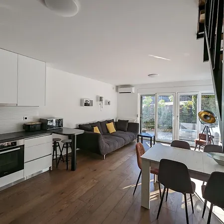 Quaint Zagreb Townhome W Forest View Esterno foto