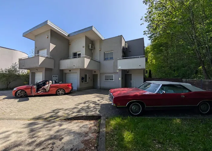 Quaint Zagreb Townhome W Forest View