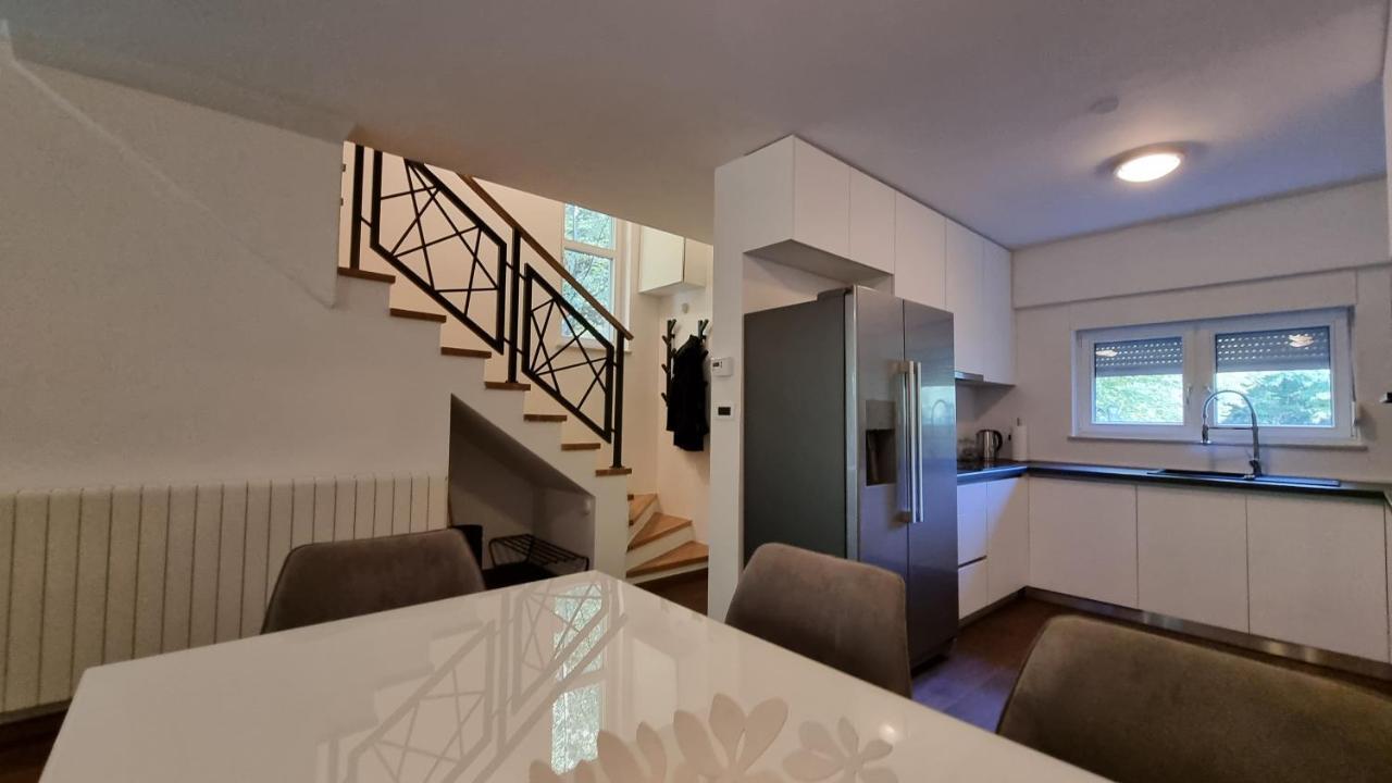 Quaint Townhome W Forest View Appartamento *