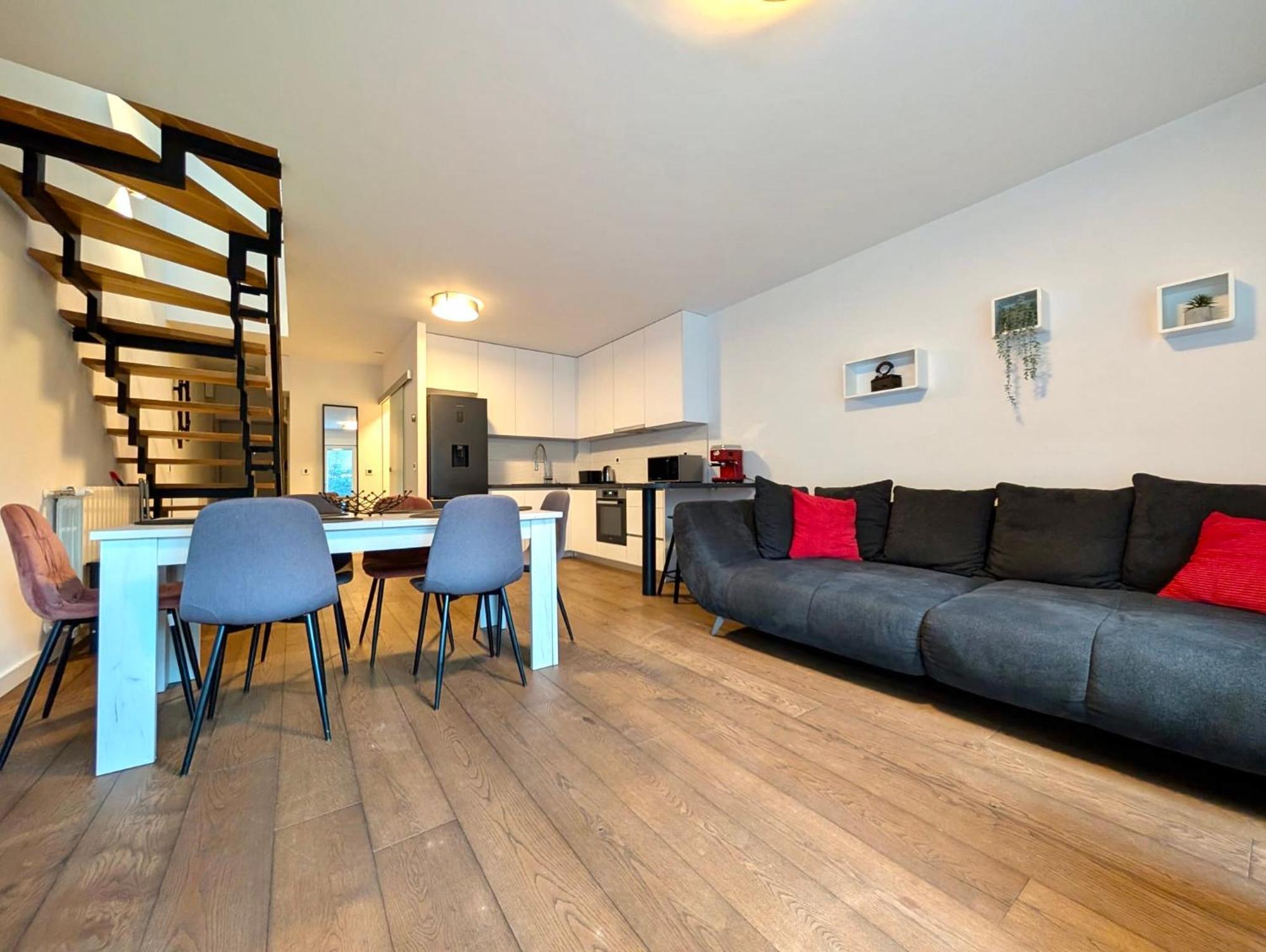 Quaint Townhome W Forest View * Zagabria